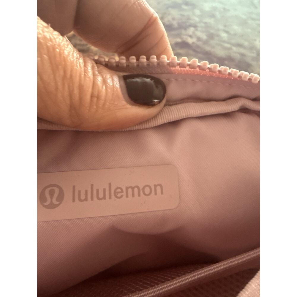 NWT $48 Lululemon Unisex Everywhere Belt Bag Large 1L Light Pink CUTE - Picture 6 of 8